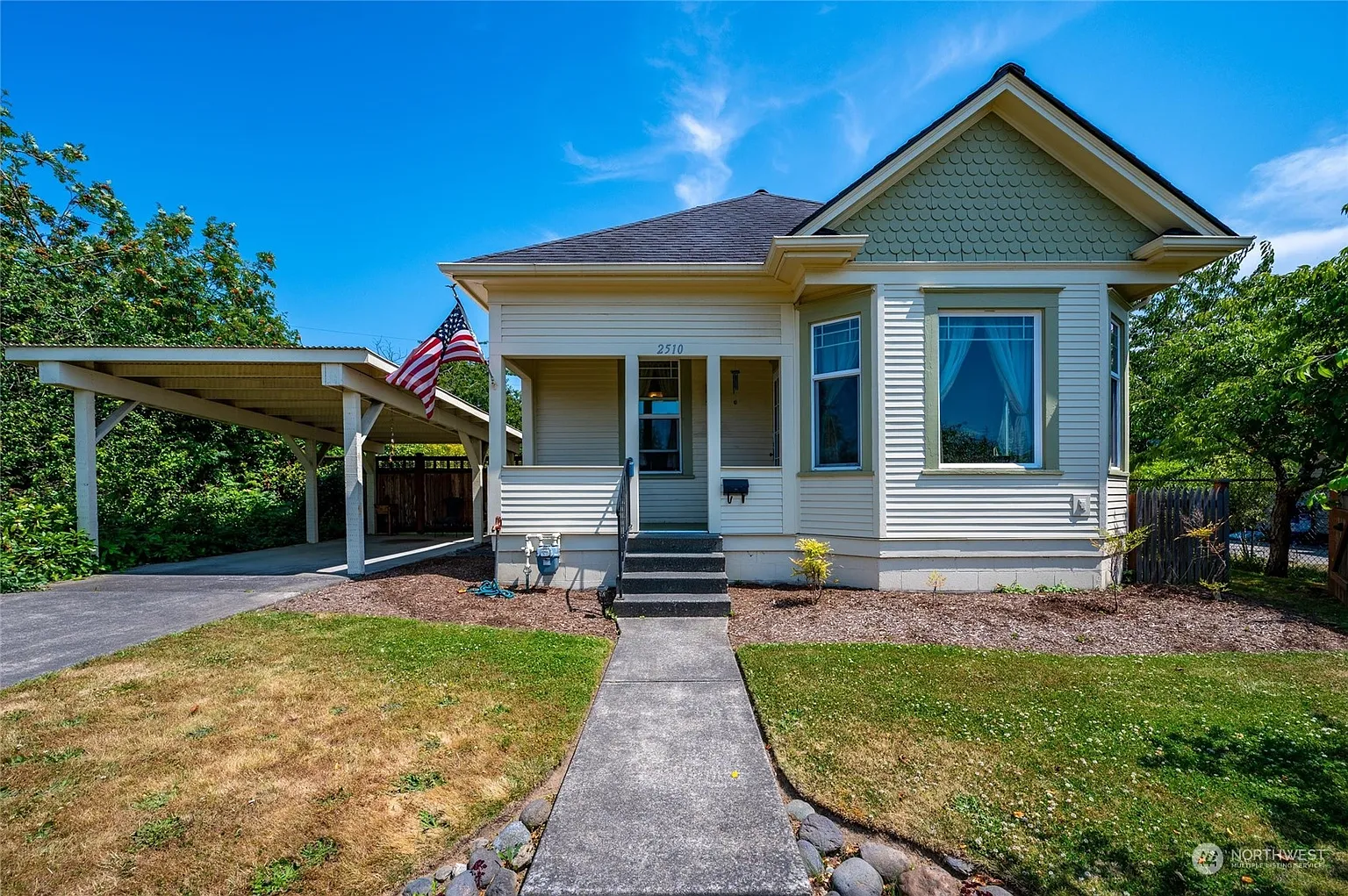 2510 Humboldt Street photo 1