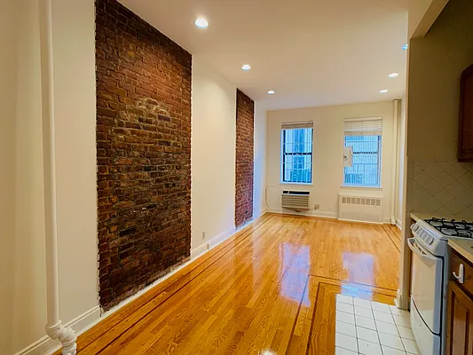 Rented by J & L Holding Corporation | media 10