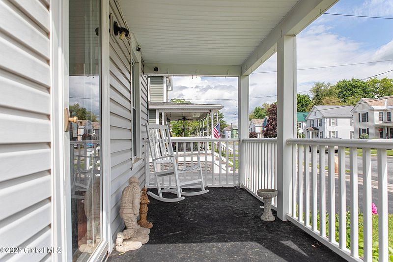 2nd image of 127 John Street