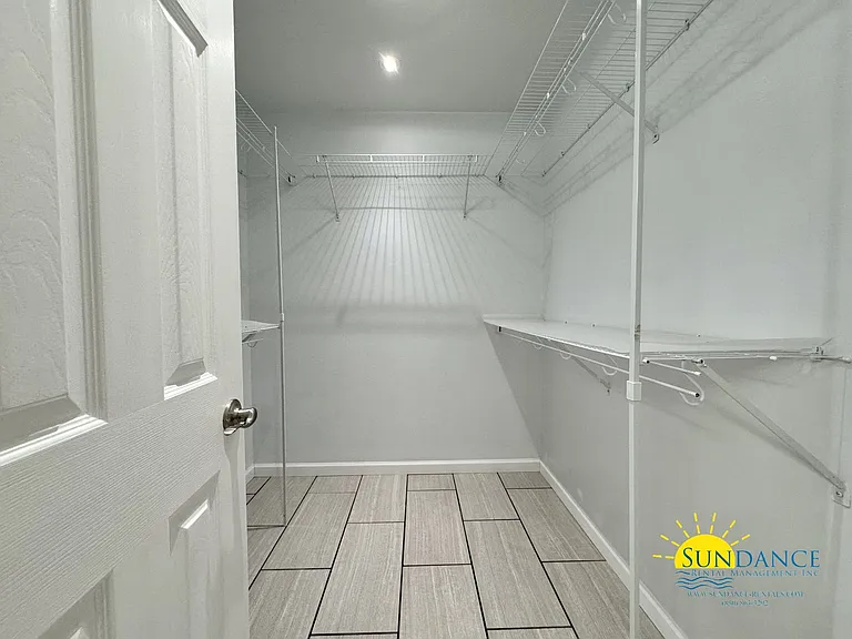 701 Lynn Brk E — Photo 13