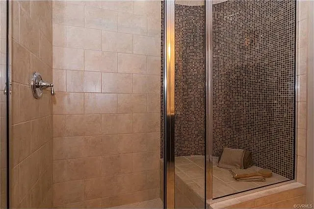8007 Rutland Village Dr — Photo 16