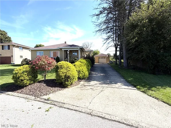 2098 Eve Dr, Steubenville, OH 43952