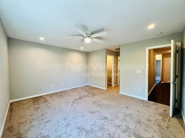 2106 Duncan Ave #104 — Photo 9