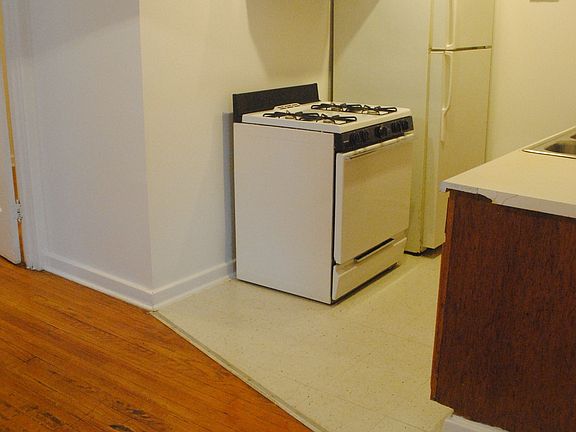 4th image of 5601 W West End Ave APT 203