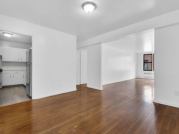 4th image of 330 Lenox Rd APT 6S