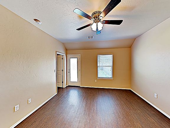 4th image of 11203 NW 114th St