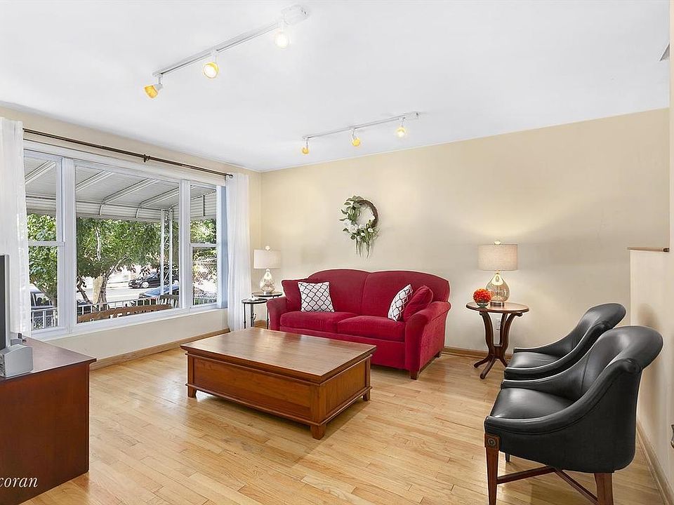 1st image of 3991 E Tremont Ave