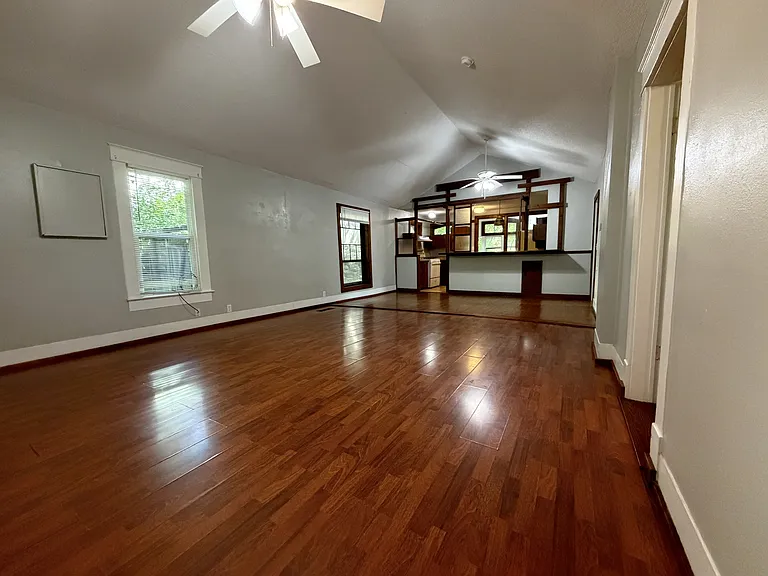 416 E Huntsville Rd — Photo 3