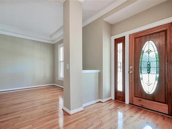 5th image of 2813 Old Bayshore Way