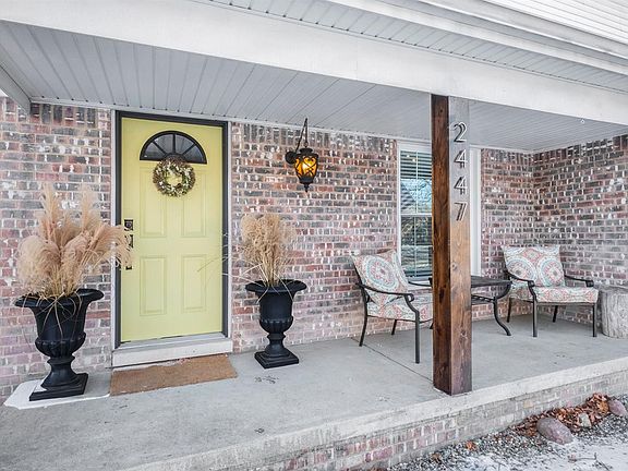 2nd image of 2447 Roanoake Dr