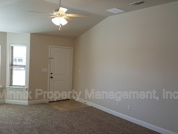 4th image of 10113 Valencia Ave