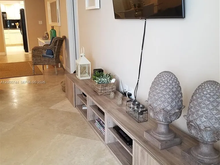 5825 Collins Ave #9C — Photo 8