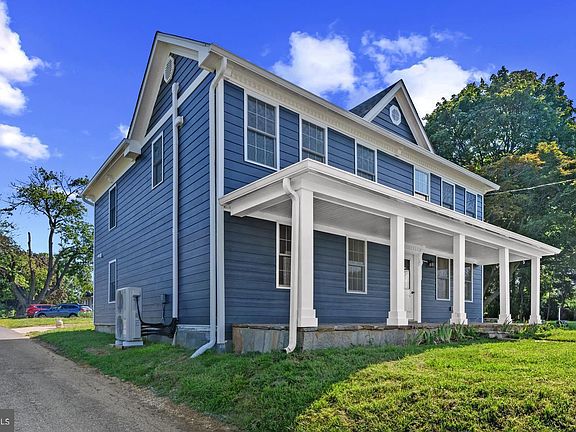 2nd image of 150 Hook Rd