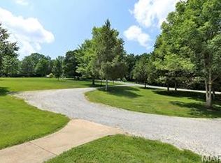 4206 Cedar Meadow Ln, Pacific, MO 63069