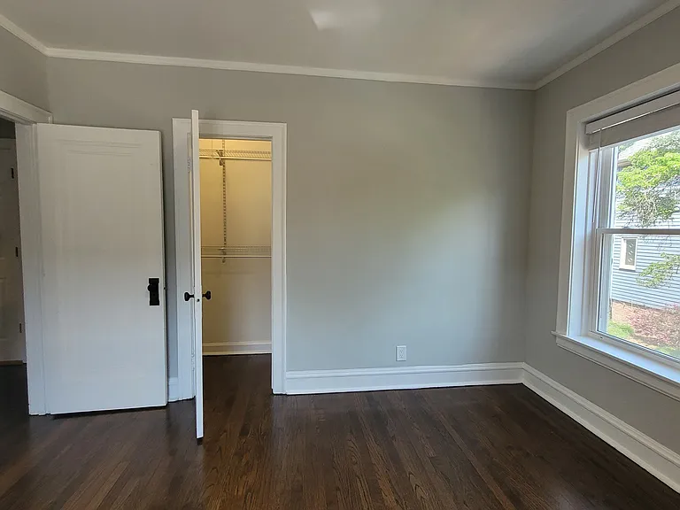 1634 W Granville Ave — Photo 4