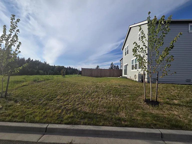 1561 SW Fielder Pl — Photo 12
