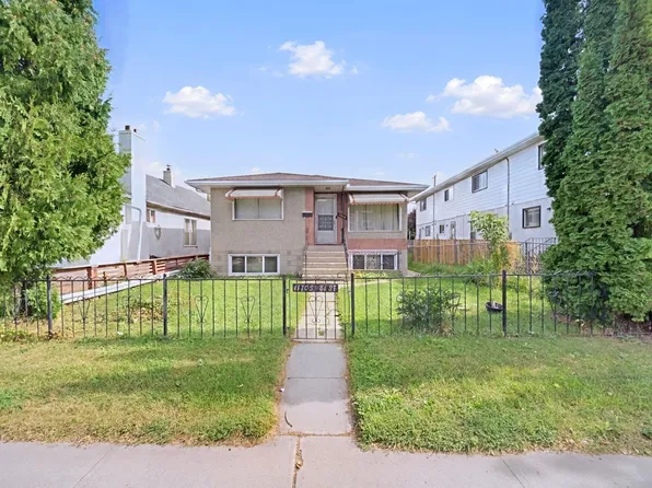 11705 81st St NW, Edmonton, AB T5B 2S3