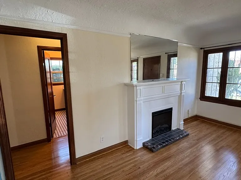 Eucalyptus 2501 & 25th St 455 — Photo 35