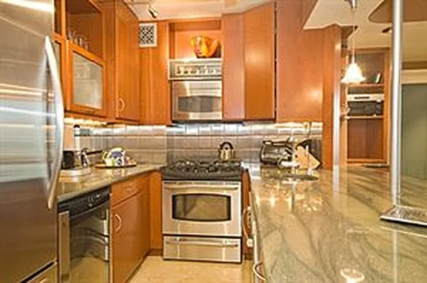 Sold by Douglas Elliman | media 21