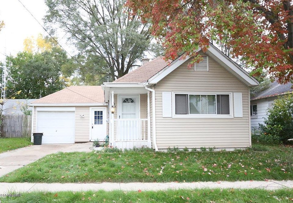 1st image of 2034 Sinclair Ave NE