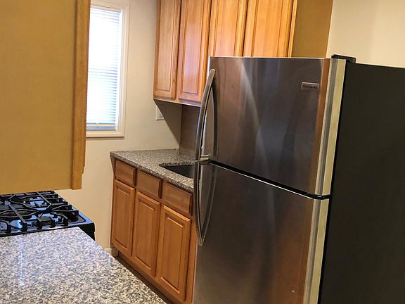 4th image of 482 Joralemon St APT B5