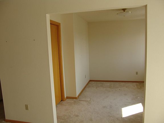 5th image of 1980 Meadowlark Ln