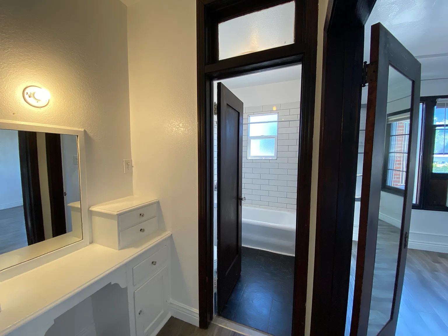 Studio, 550 sqft, $1,850 — Photo 3