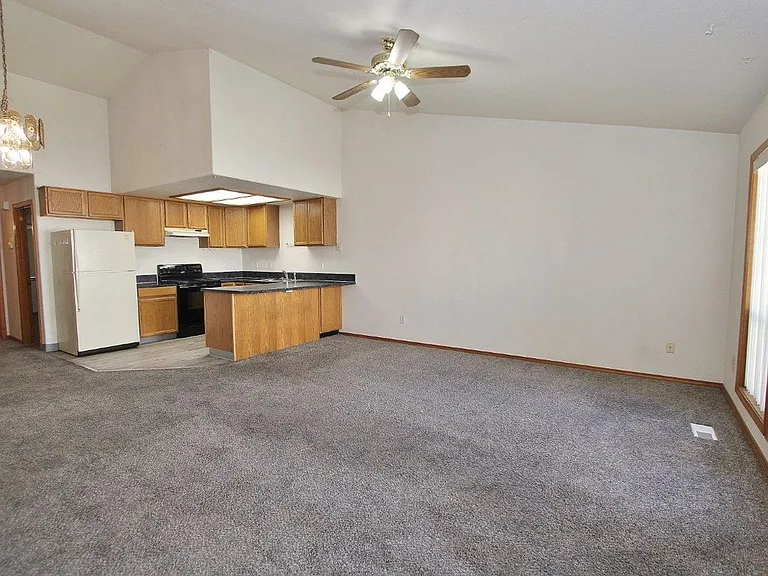 2523 E Spruce St #B — Photo 3