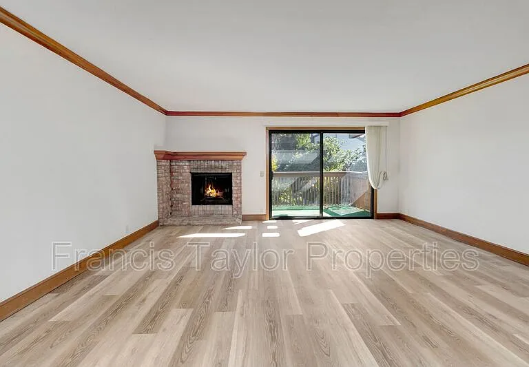 8840 Villa La Jolla Dr #211 — Photo 9