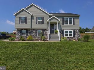 1357 Perry Dr, Denver, PA 17517