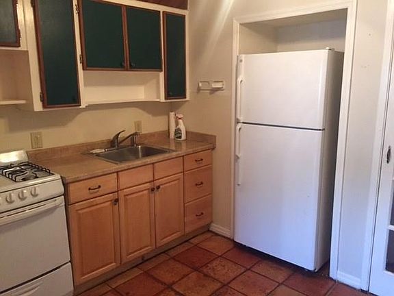 2nd image of 410 SW 7th St