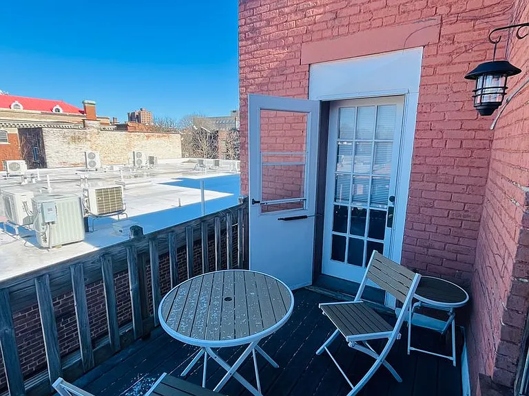 318 State St — Photo 15