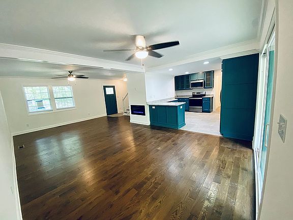 4th image of 12205 Greenleaf Dr SE