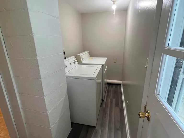 521 W South St #E — Photo 5