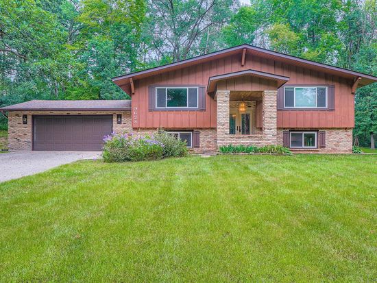 9624 204th St N, Forest Lake, MN 55025