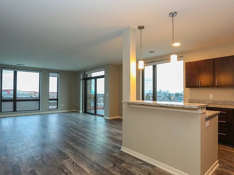 High Pointe Apartments — Photo 3