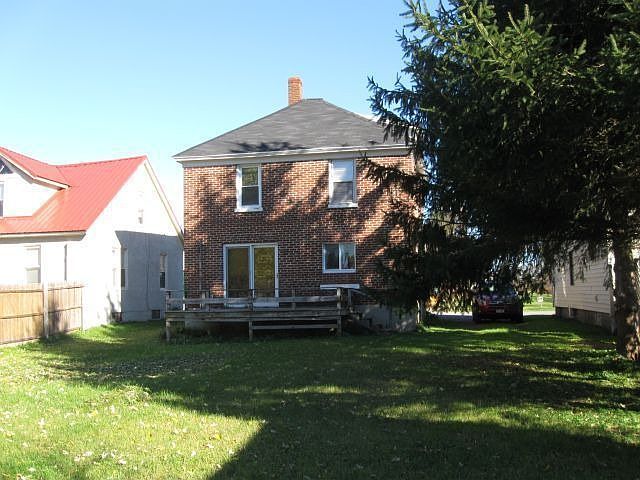 2nd image of 120 Sobieski St