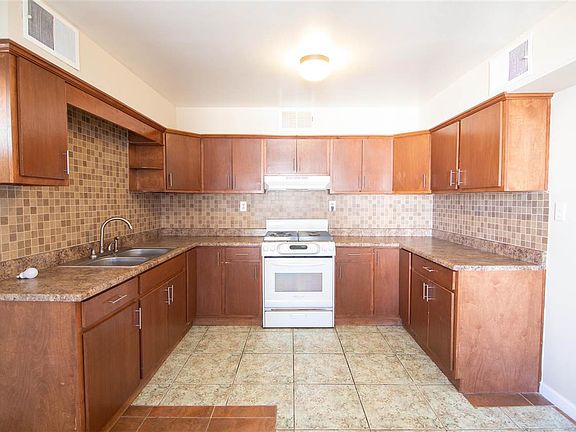 5th image of 2259 E 14th Pl