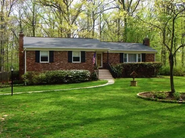 3515 Morningside Dr, Fairfax, VA 22031