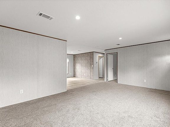 5th image of 9160 SW 31st Avenue Rd