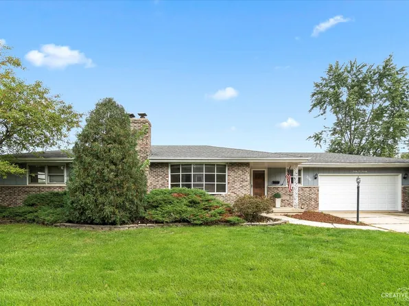 2270 Country Knoll Ln, Elgin, IL 60123