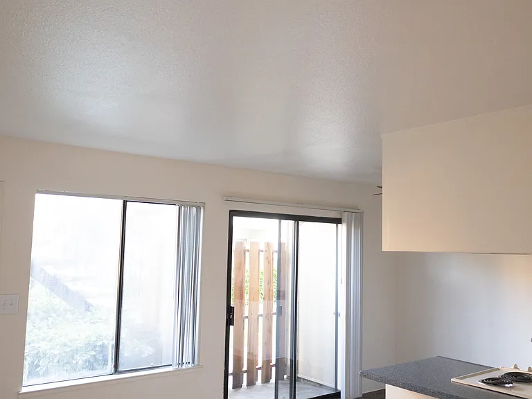 Walnutwood Apartments — Photo 27