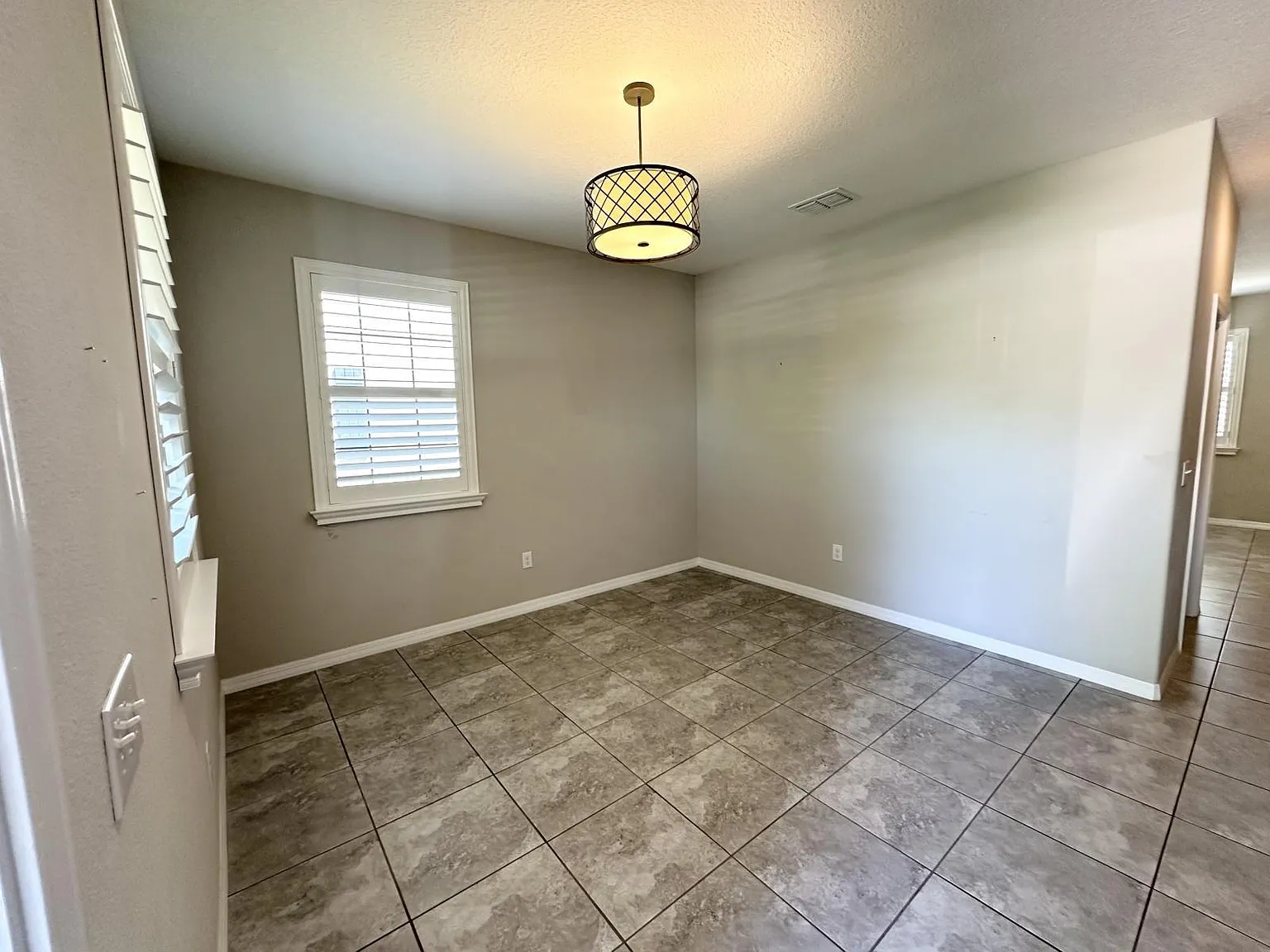 3 bed, 2.5 bath, 1755 sqft, $2,600 — Photo 4