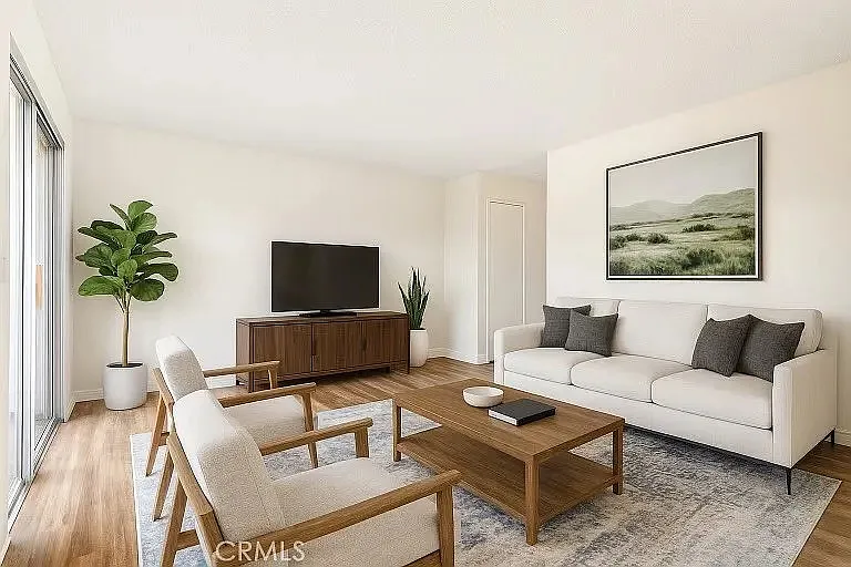 2 bed, 800 sqft, $2,350 — Photo 2
