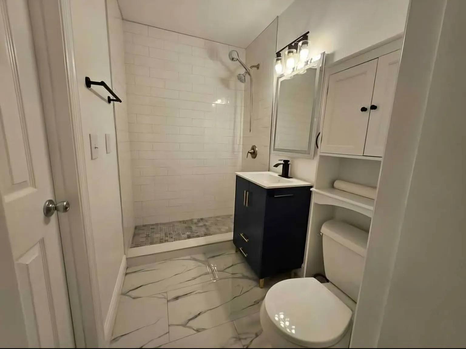 1 bed, 800 sqft, $1,800 — Photo 3