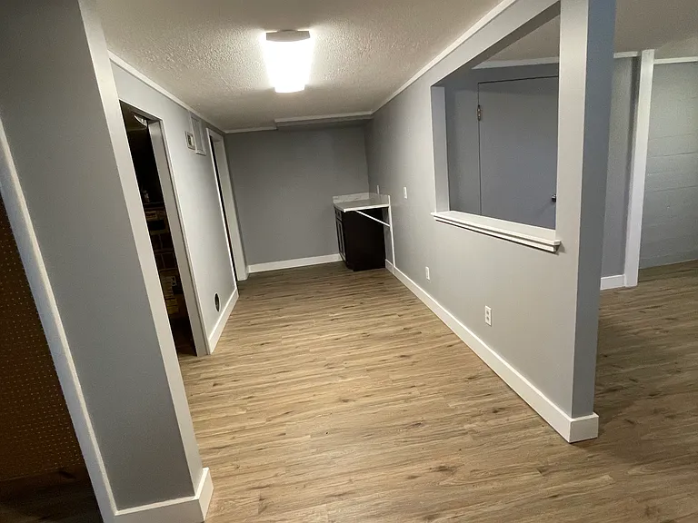8921 E Broadway Ave — Photo 11