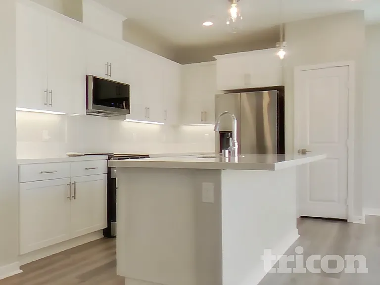 1734 Lorraine Ave — Photo 8