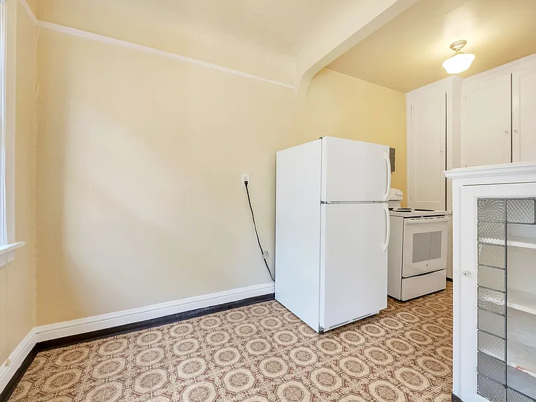Flanders Apartments — Photo 7