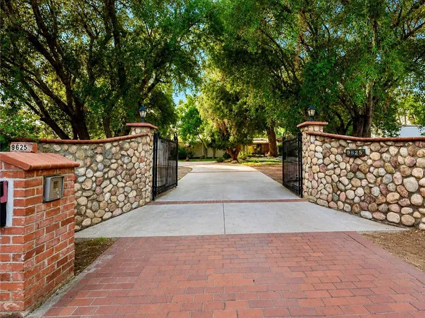 9625 Aqueduct Ave, North Hills, CA 91343
