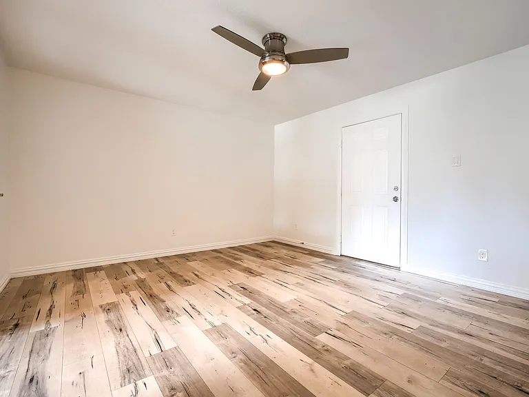 1246 Woodburn Trl — Photo 11